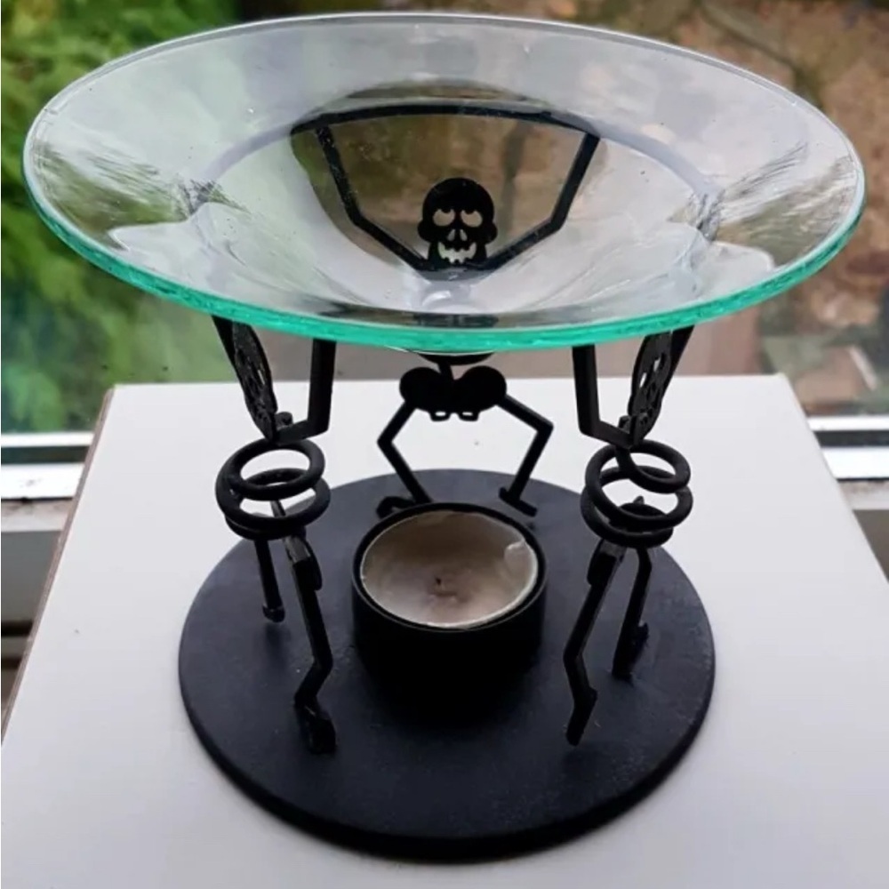 Partylite black Skeleton wax melt with Glass Plate